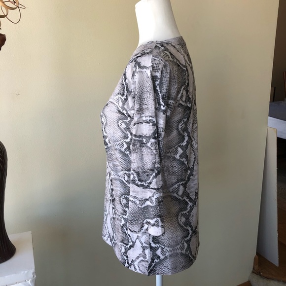 Before + Again 3/4 sleeve V-Neck Tee size Medium - Picture 2 of 10